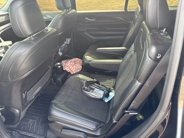 Used 2023 Jeep Grand Cherokee L Laredo image 10