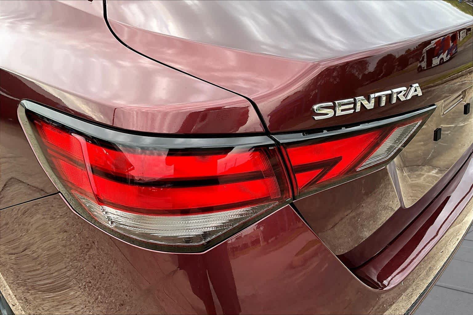 Used 2024 Nissan Sentra SV FWD image 29