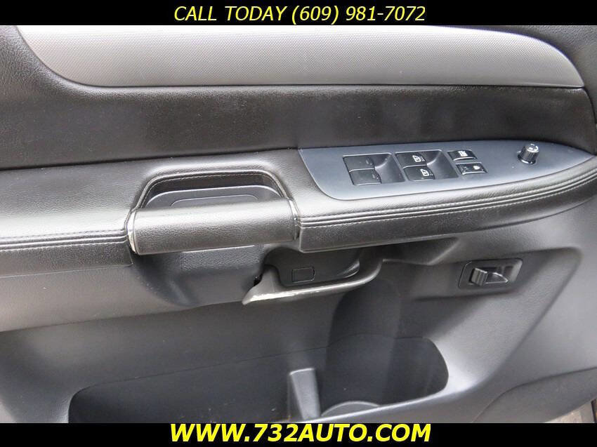 Used 2014 Nissan Armada SV AWD/4WD image 33