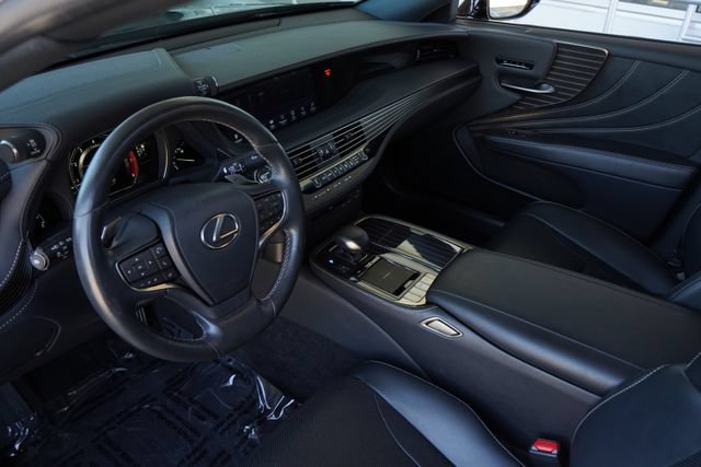 Used 2020 Lexus LS 500 w/ Accessory Package (Z2) RWD image 2
