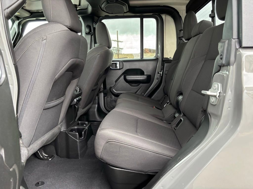 Used 2022 Jeep Gladiator Willys image 20