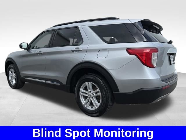 Used 2023 Ford Explorer XLT w/ Equipment Group 202A AWD/4WD image 3