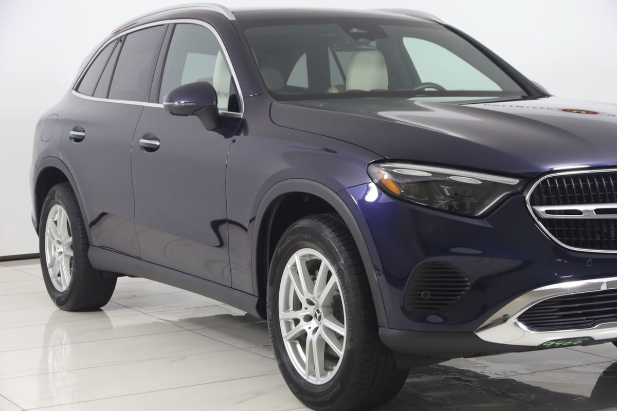 Used 2023 Mercedes-Benz GLC 300 4MATIC w/ Pinnacle Trim Package image 39