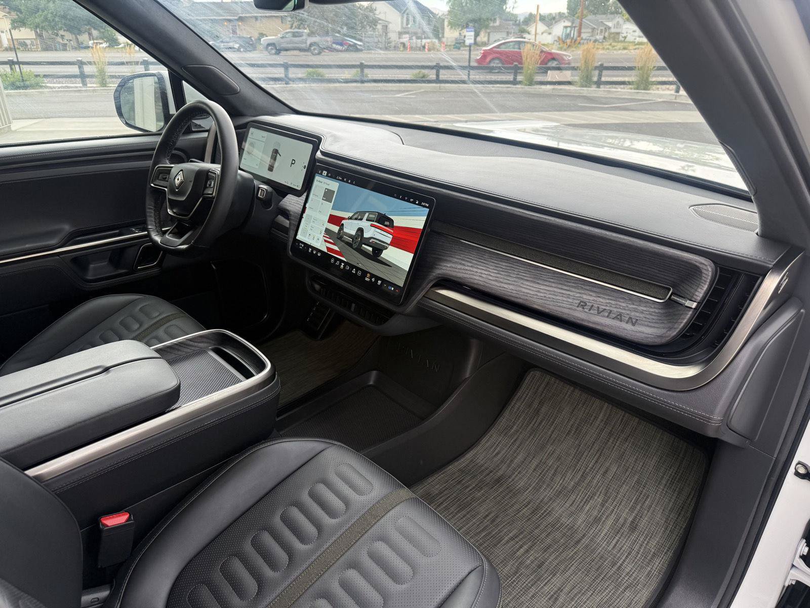 Used 2023 Rivian R1S Adventure AWD/4WD image 24