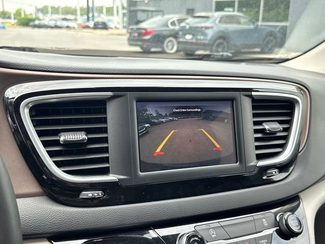 Used 2023 Chrysler Voyager LX FWD image 23
