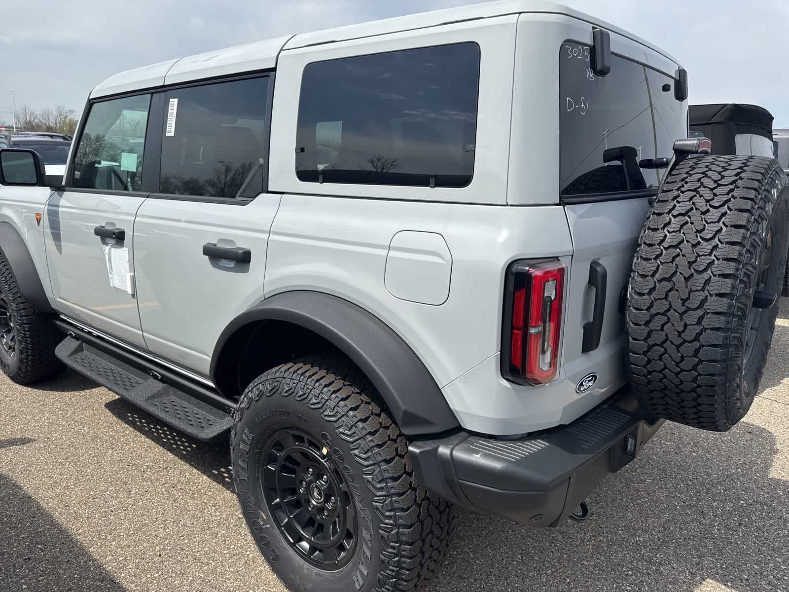 New 2026 Ford Bronco Badlands AWD/4WD image 14