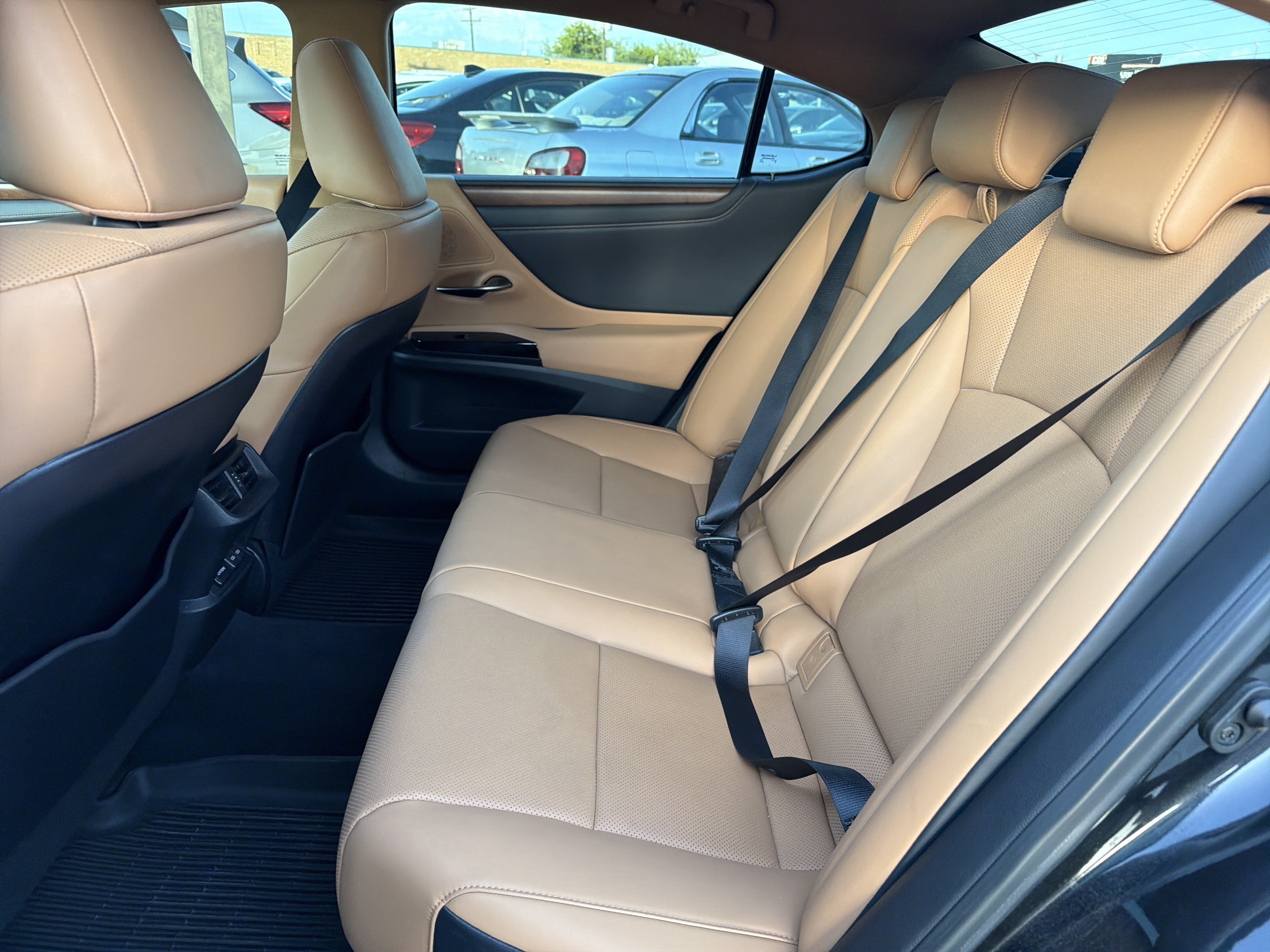 Used 2024 Lexus ES 350 w/ Premium Package FWD image 25