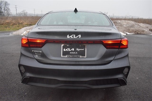 Used 2022 Kia Forte LXS w/ LXS Technology Package image 4