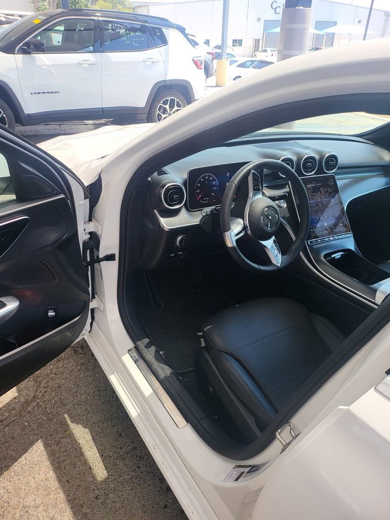 Used 2025 Mercedes-Benz C 300 Sedan image 4