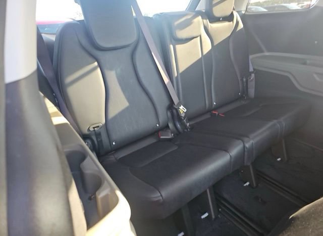 Certified 2025 Kia Carnival EX FWD image 12