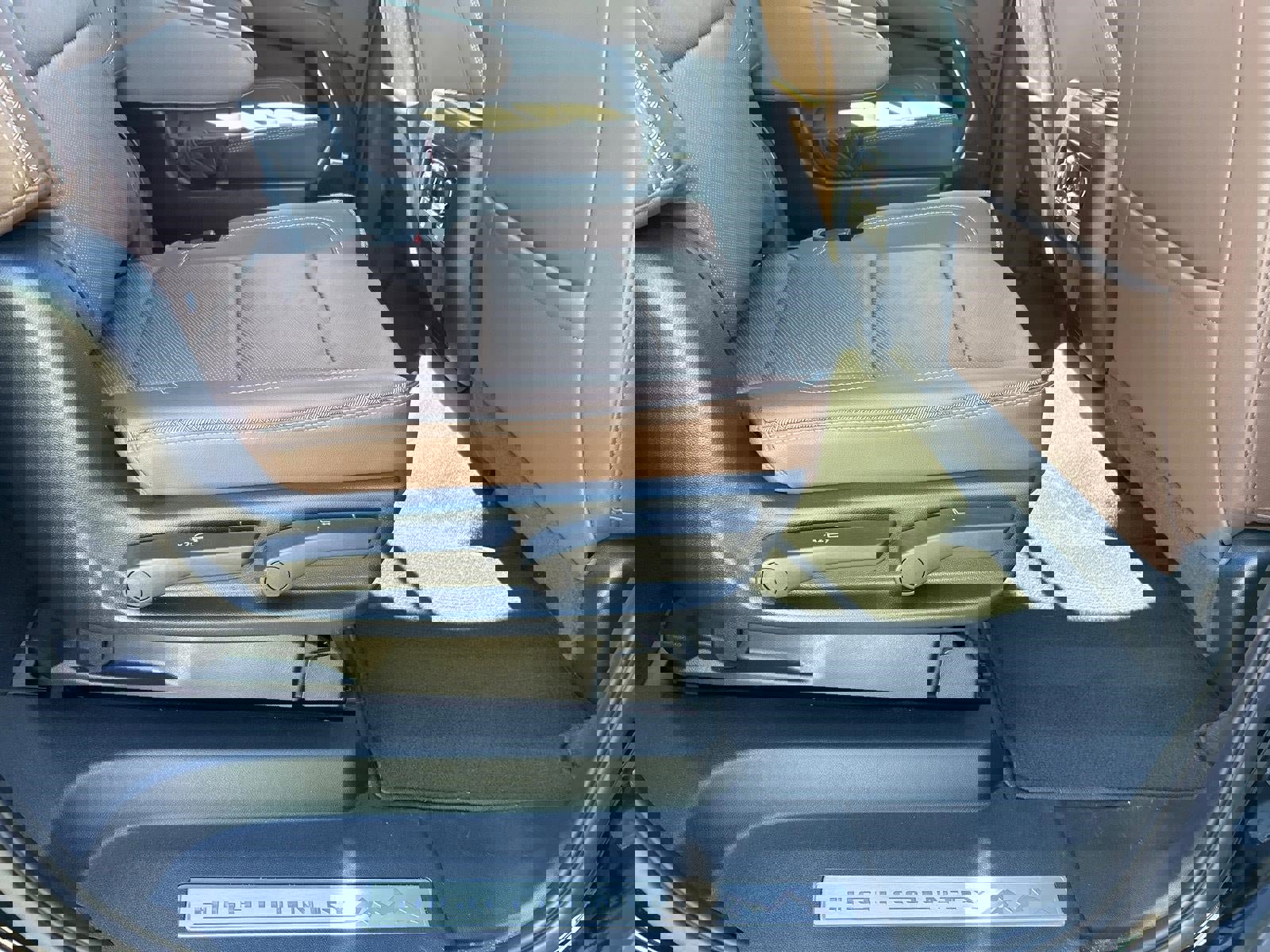 Used 2022 Chevrolet Suburban High Country w/ Max Trailering Package image 11