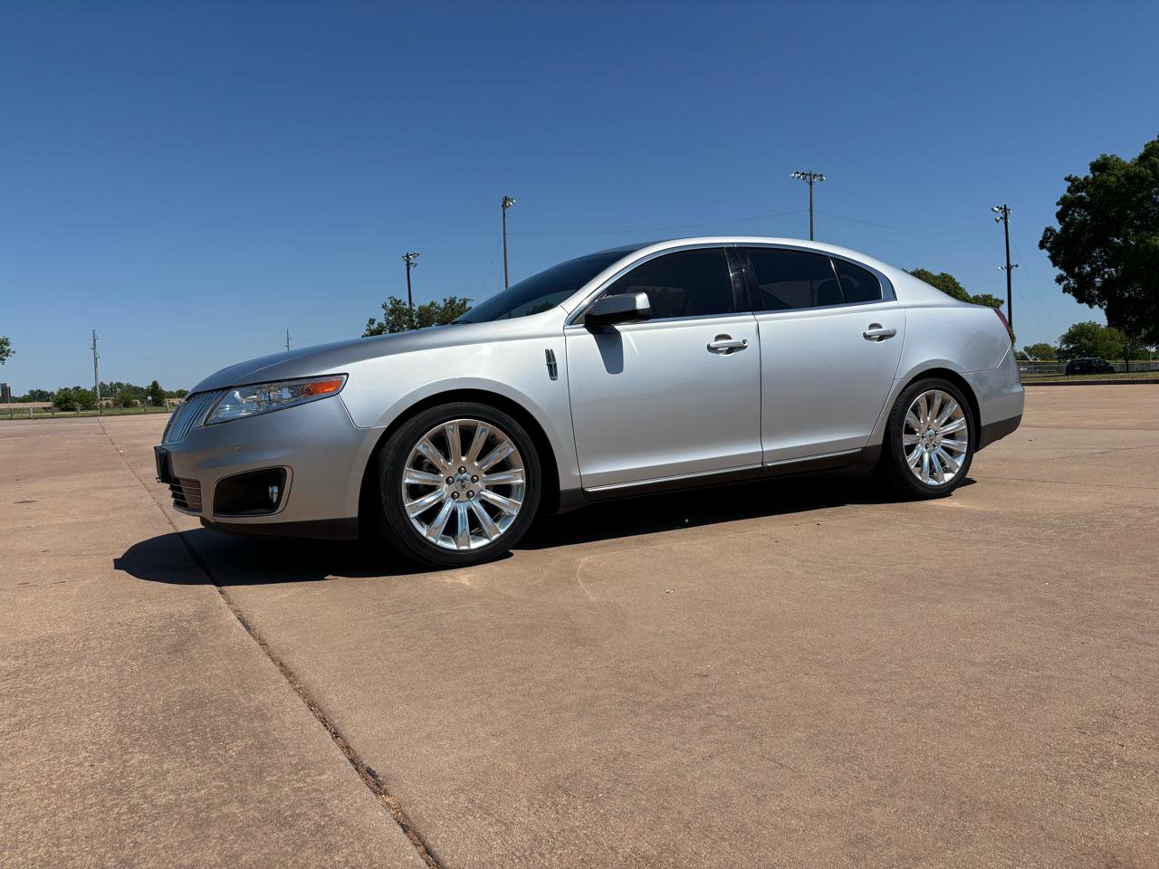 Used 2012 Lincoln MKS AWD image 2