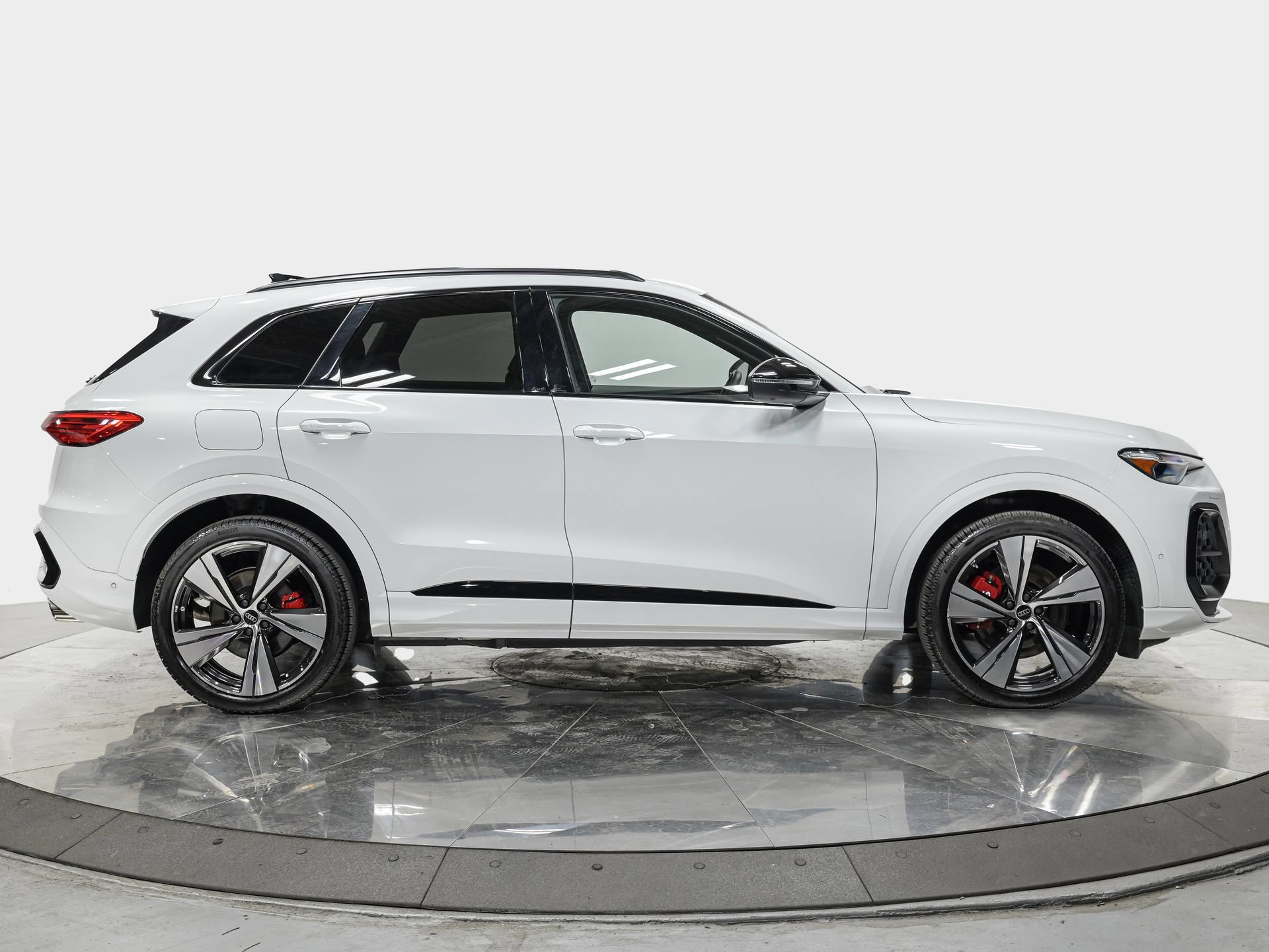 Used 2025 Audi SQ5 Premium Plus w/ Premium Plus Package AWD/4WD image 8