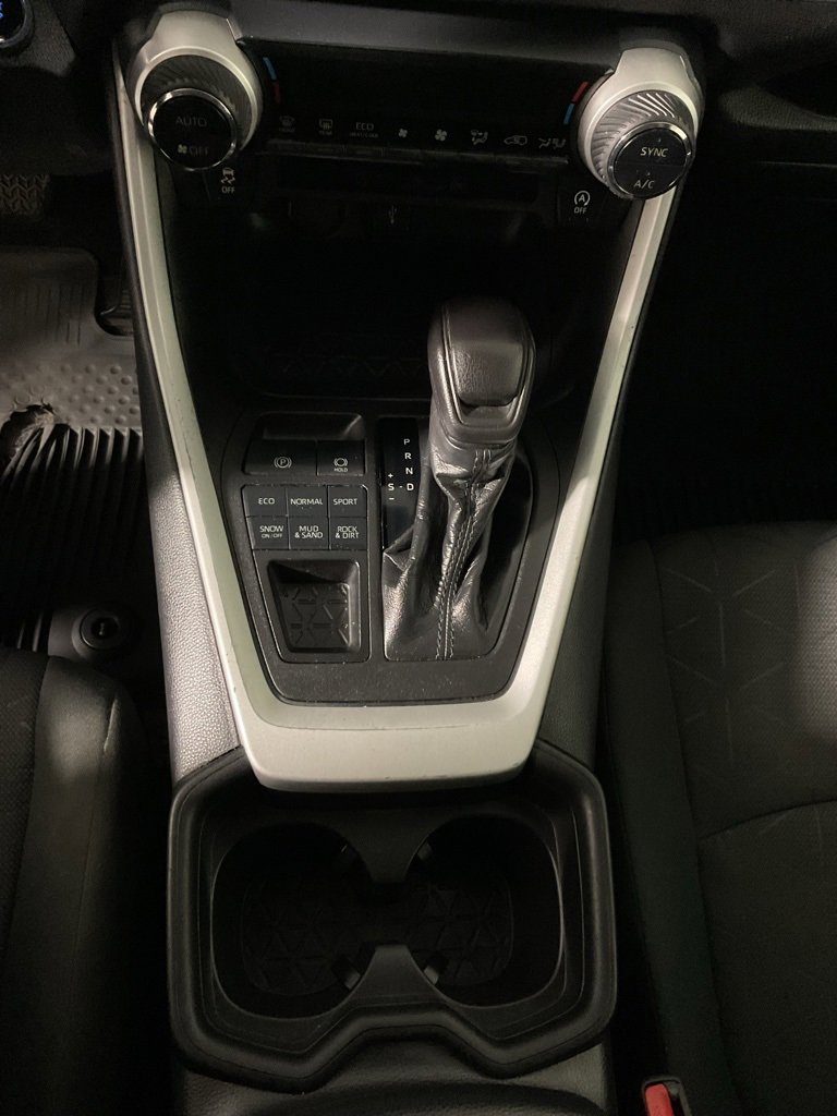 Used 2021 Toyota RAV4 XLE image 22