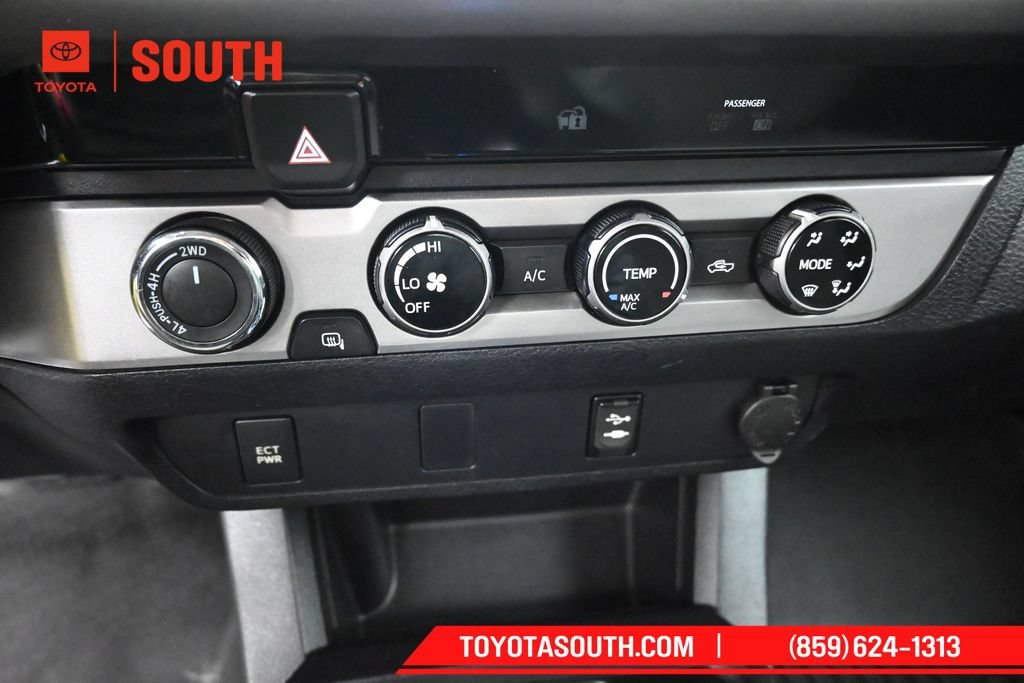 Used 2016 Toyota Tacoma SR5 AWD/4WD image 19