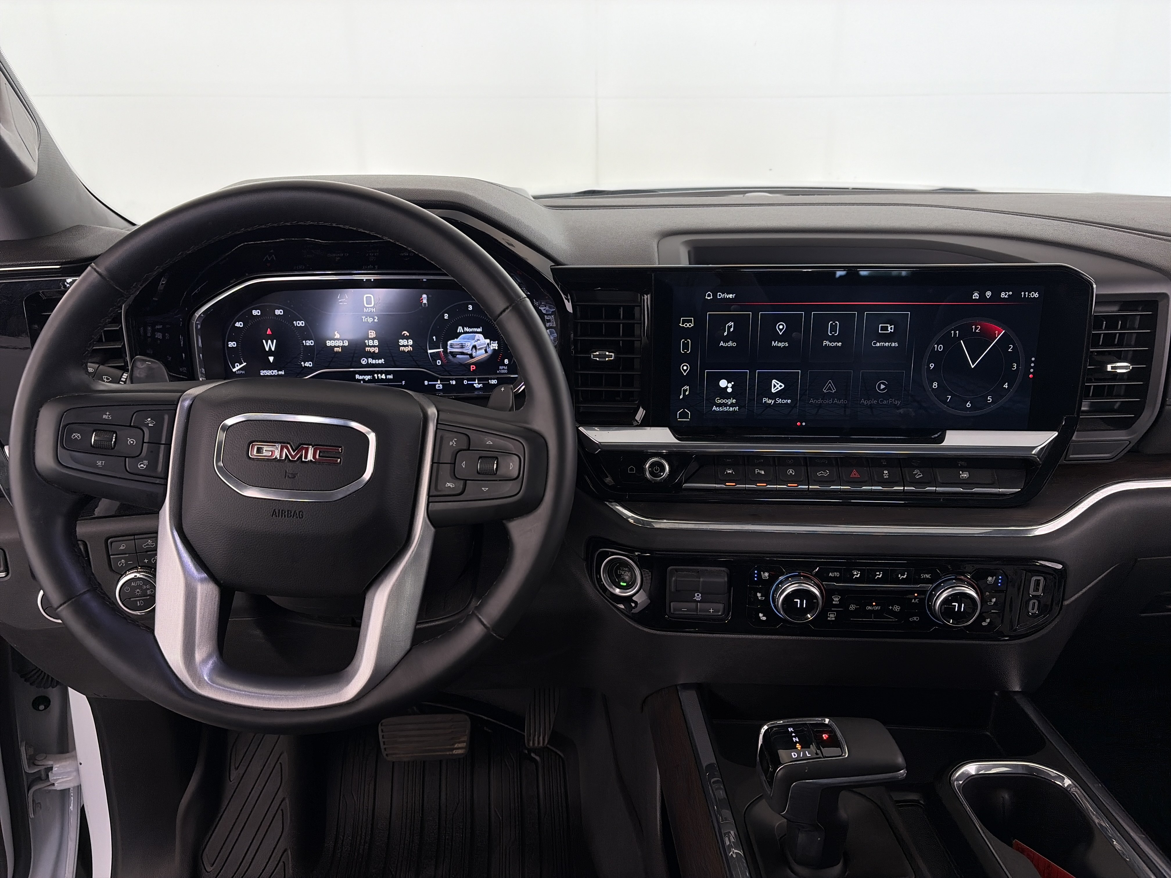 Used 2024 GMC Sierra 1500 SLT w/ SLT Premium Plus Package AWD/4WD image 3