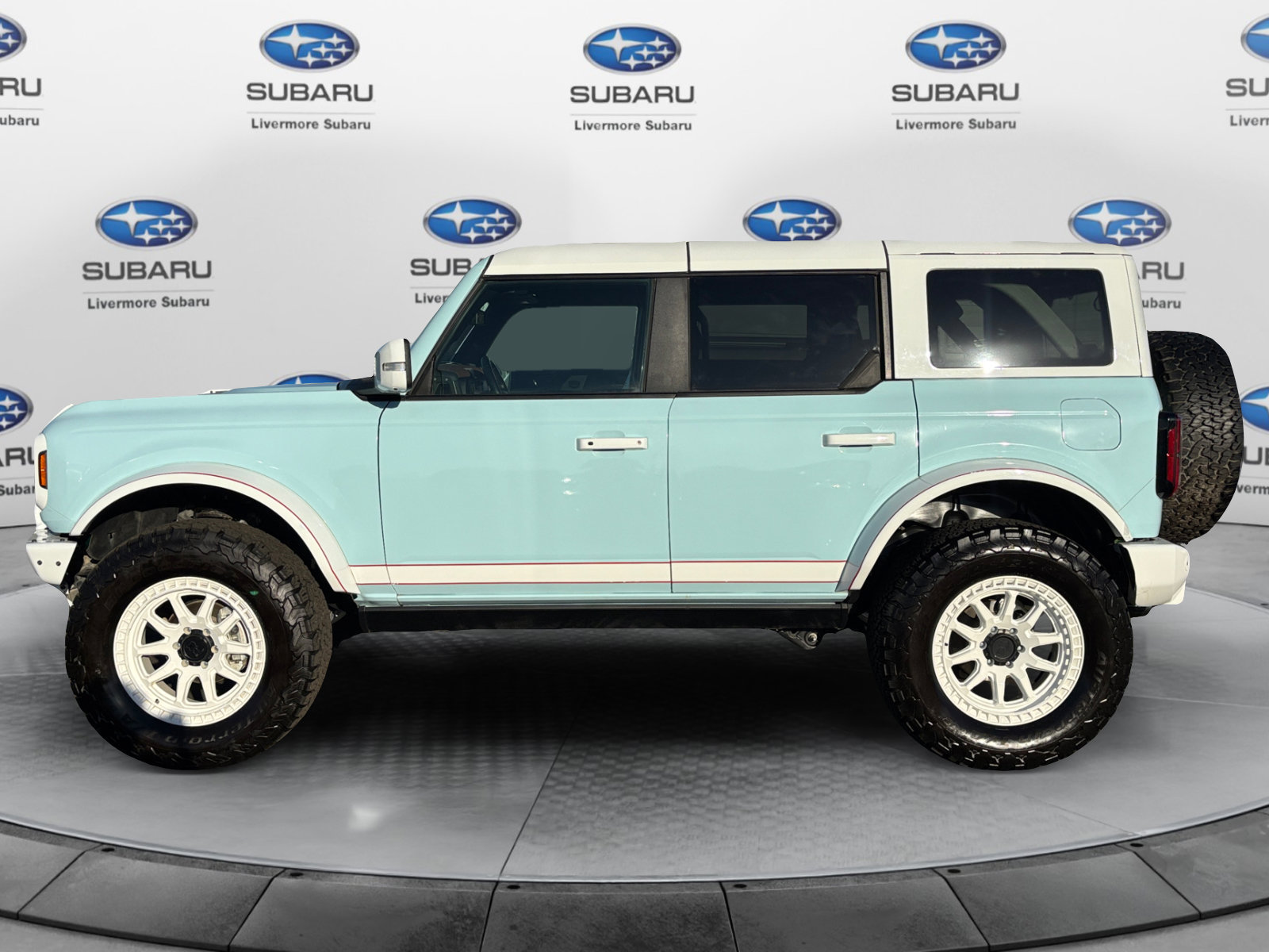 Used 2024 Ford Bronco Outer Banks w/ Sasquatch Package AWD/4WD image 3