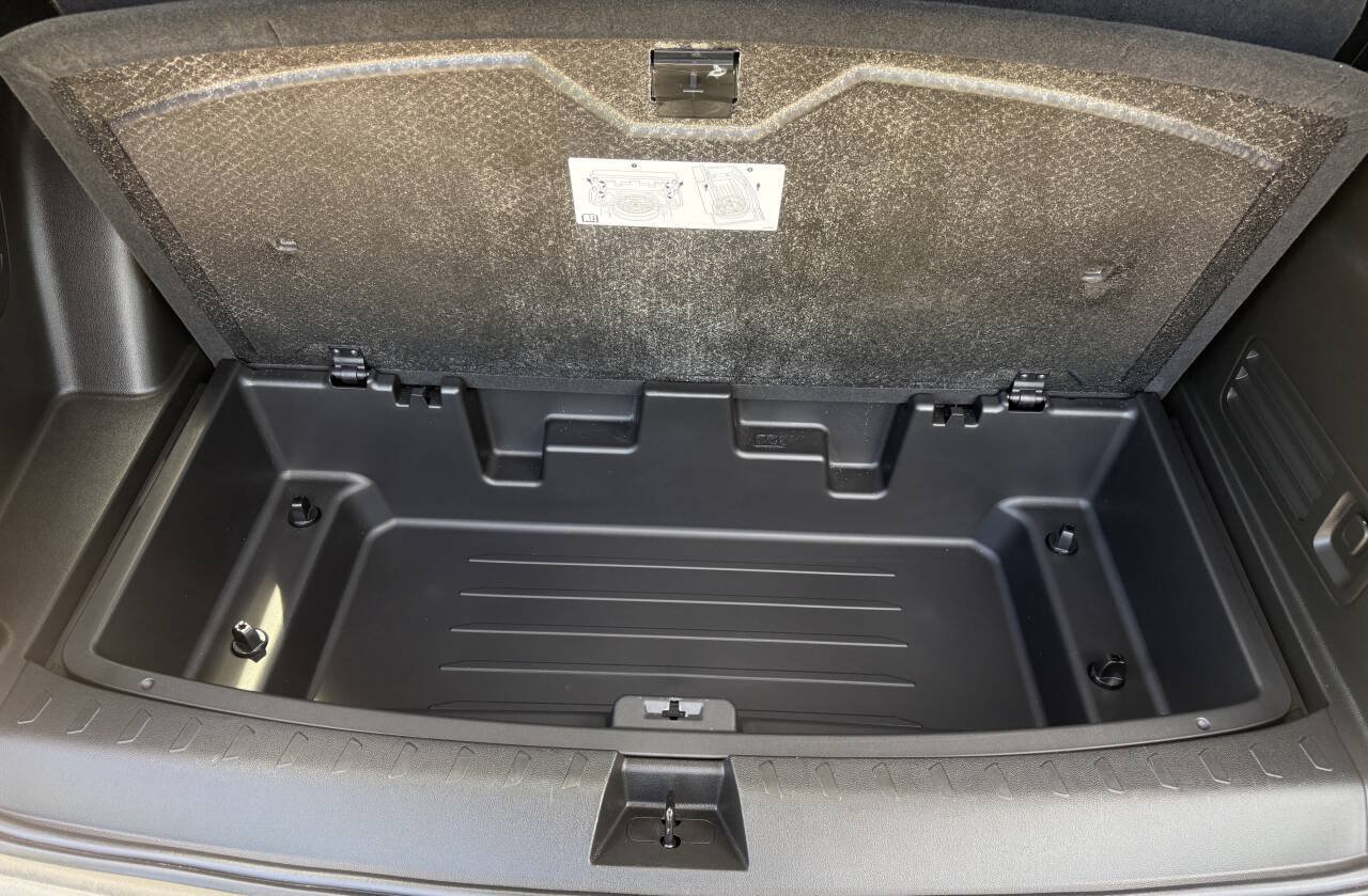 Used 2023 Chevrolet Traverse LT AWD/4WD image 13