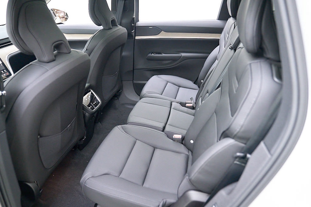 New 2026 Volvo EX90 Plus AWD/4WD image 24