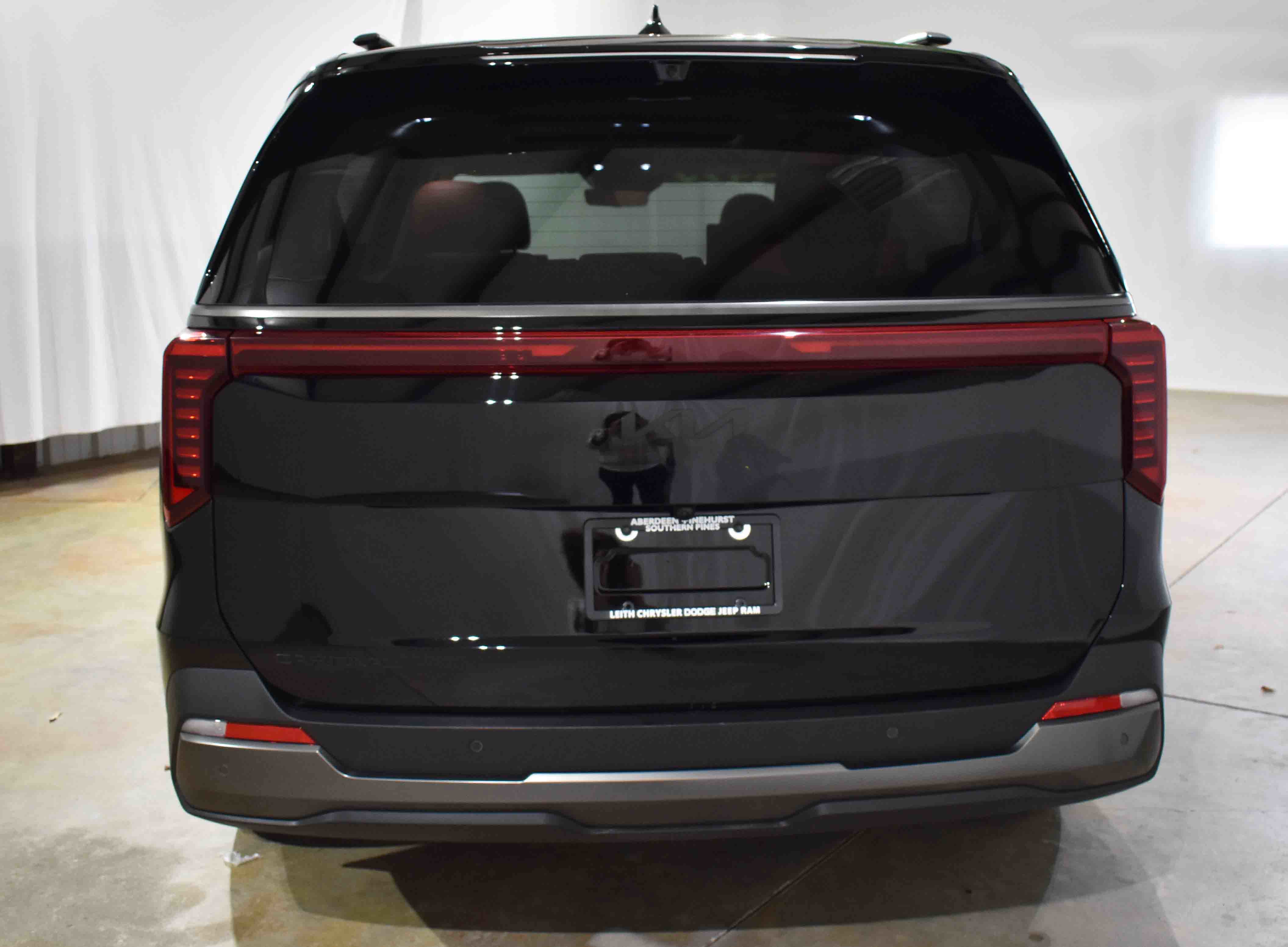 Used 2025 Kia Carnival SX Prestige image 8