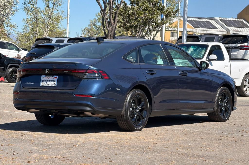 Certified 2025 Honda Accord SE image 4