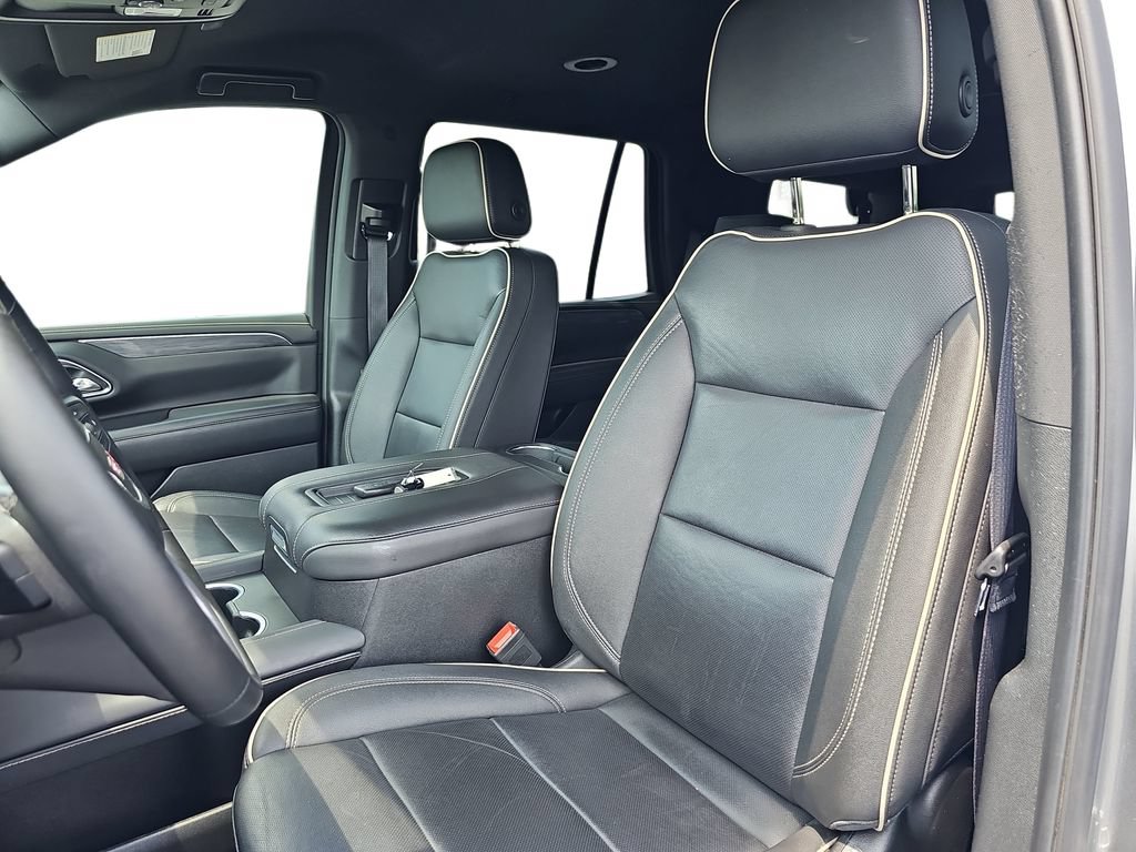 Used 2023 GMC Yukon SLT w/ SLT Luxury Package RWD image 15