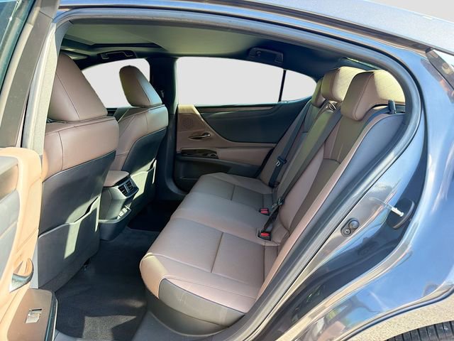 Used 2025 Lexus ES 300h w/ Premium Package FWD image 20