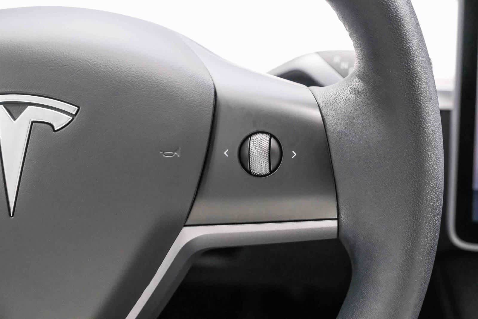 Used 2023 Tesla Model Y Long Range AWD/4WD image 18