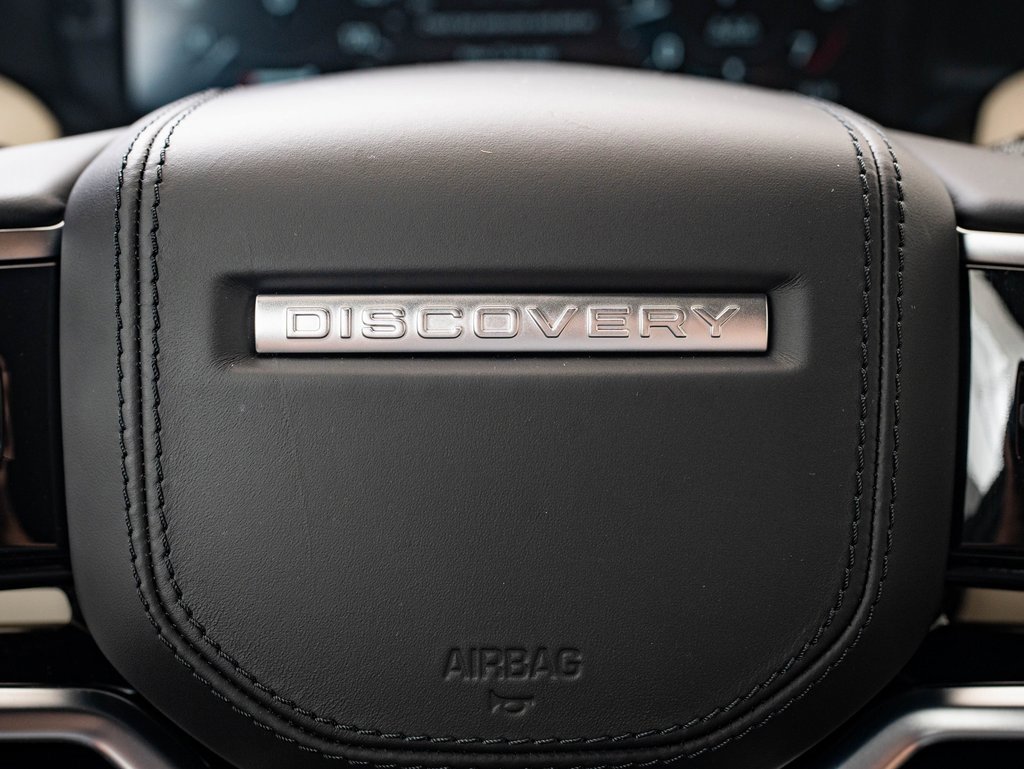 Used 2022 Land Rover Discovery Sport SE image 25