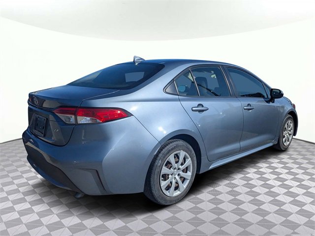 Used 2021 Toyota Corolla LE image 3