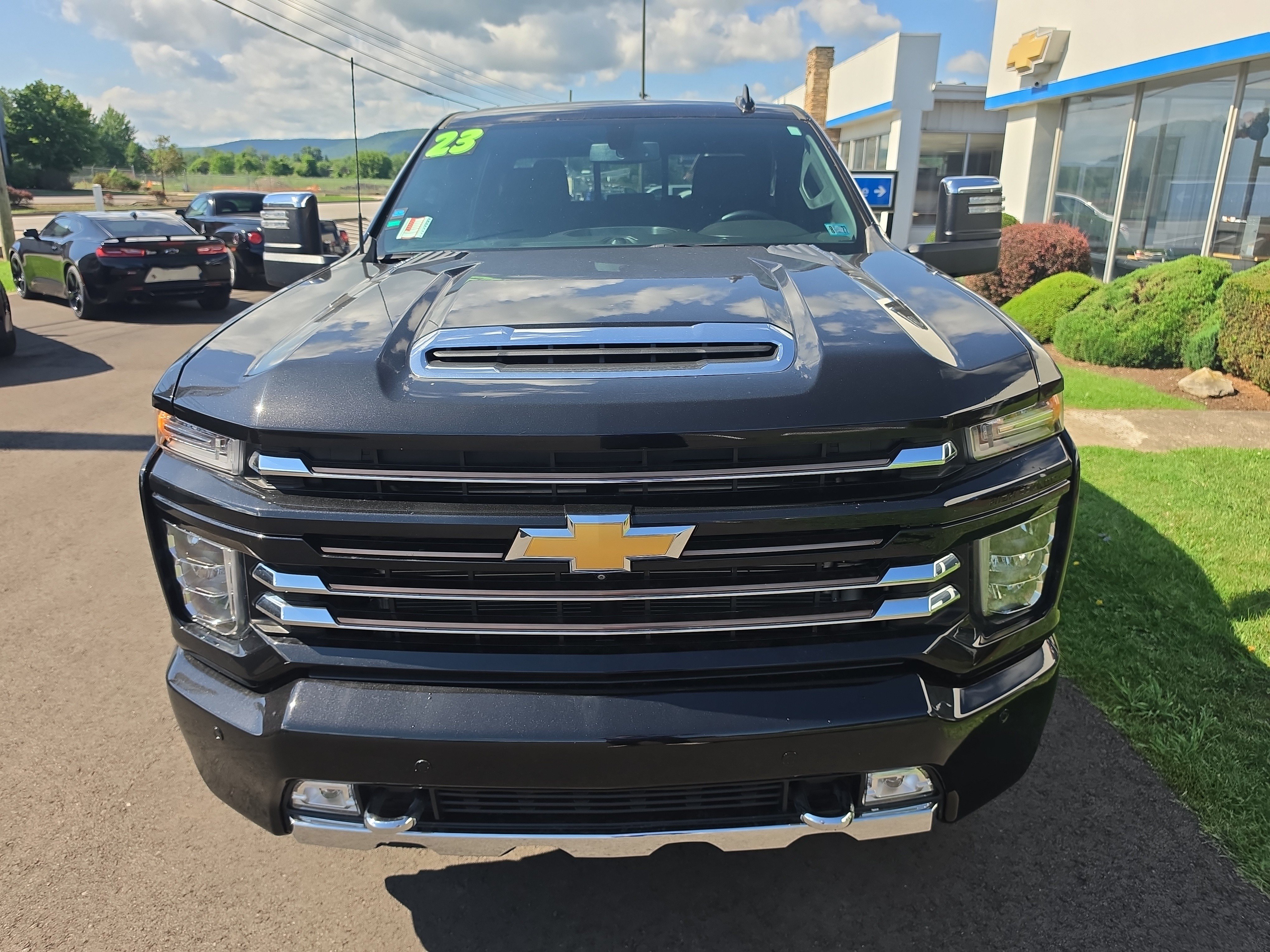 Used 2023 Chevrolet Silverado 3500 High Country w/ Z71 Off-Road Package AWD/4WD image 9