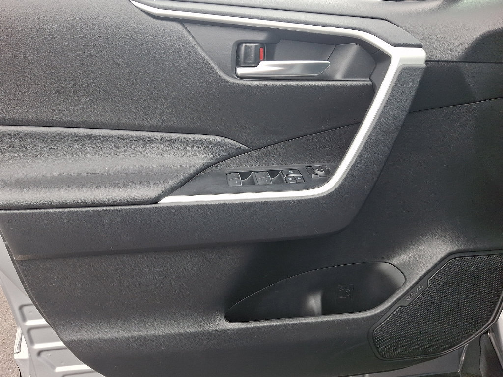 Certified 2025 Toyota RAV4 XLE AWD/4WD image 12