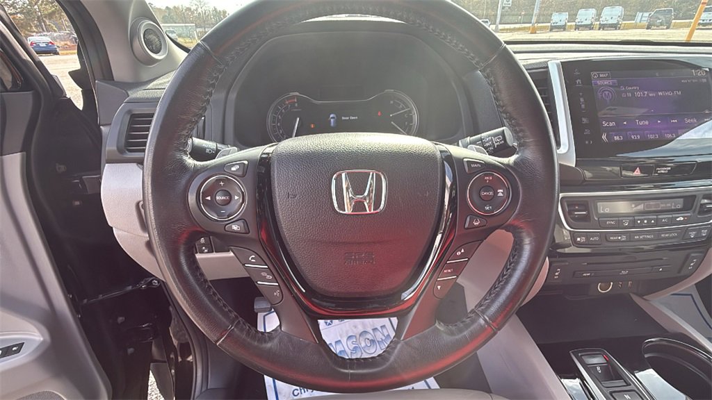 Used 2017 Honda Pilot Touring image 23