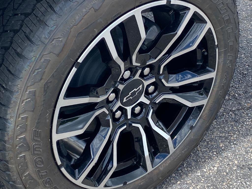 New 2025 Chevrolet Colorado Z71 w/ Technology Package image 25