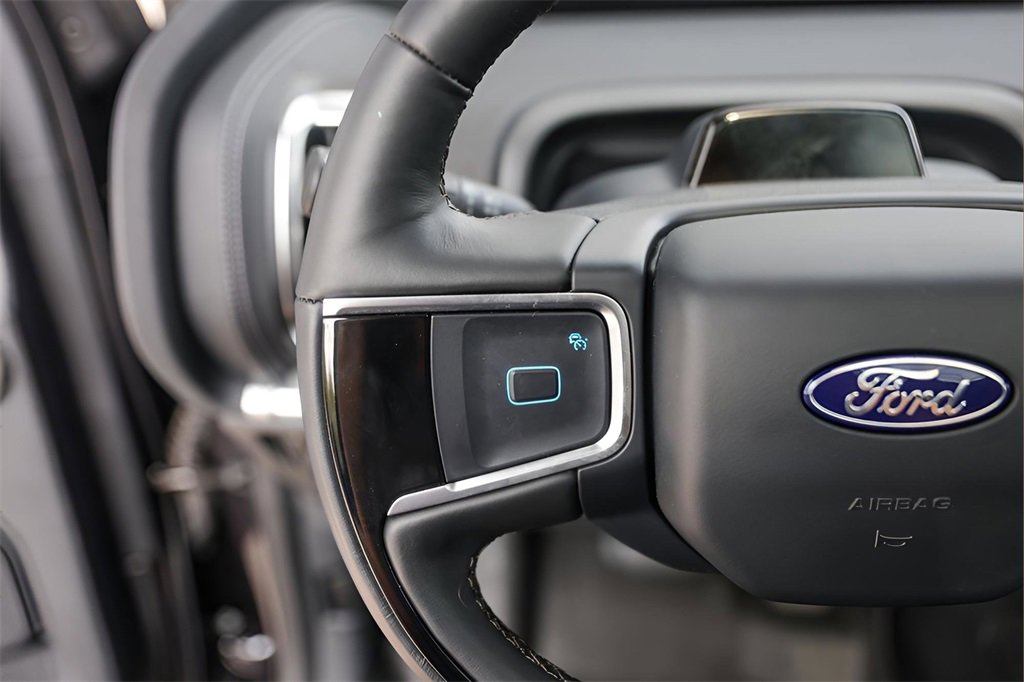 Used 2025 Ford Expedition Max Platinum w/ Driver's Package image 14