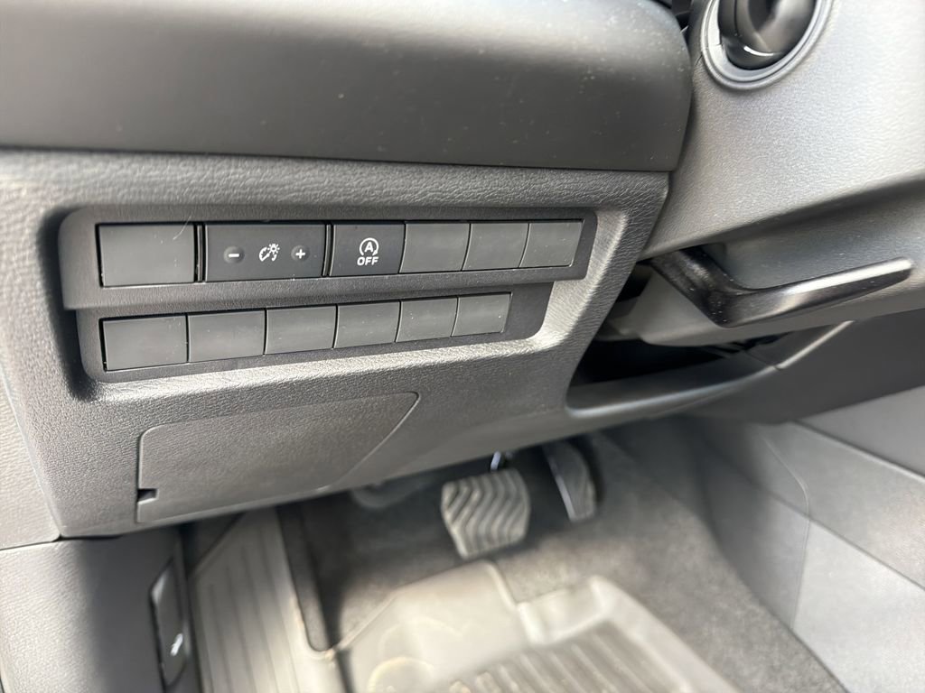 New 2026 Mitsubishi Outlander LE FWD image 17