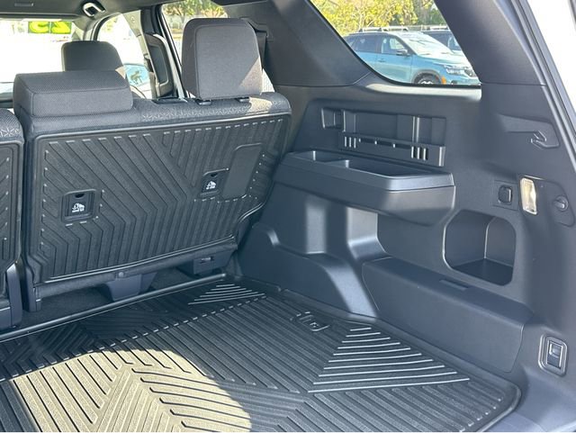 Used 2025 Toyota 4Runner SR5 AWD/4WD image 19
