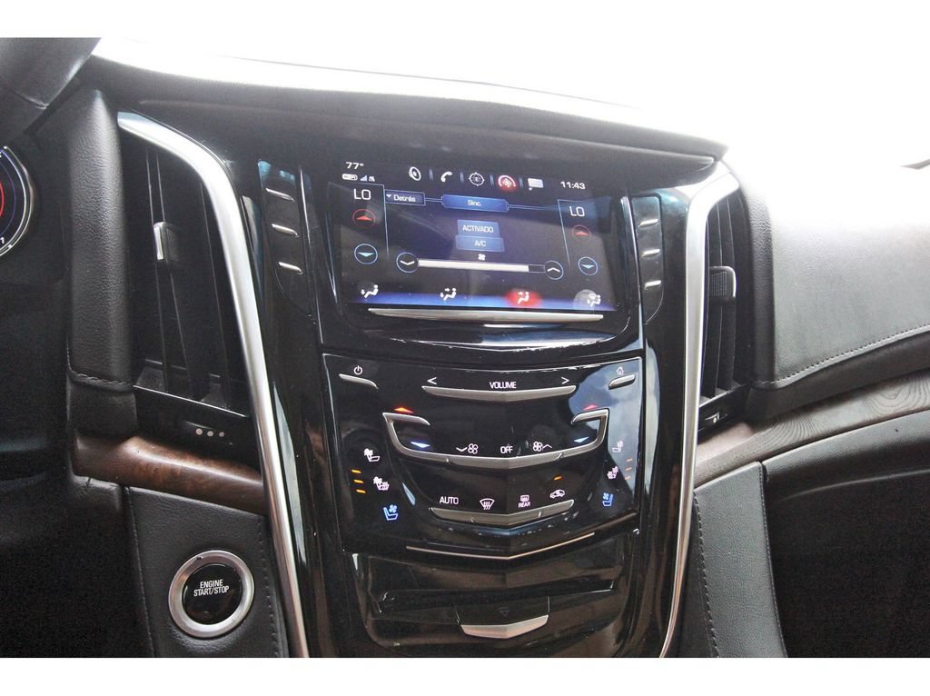 Used 2020 Cadillac Escalade ESV Luxury AWD/4WD image 22