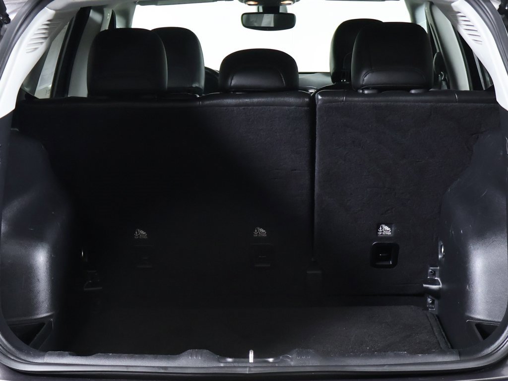 Used 2018 Jeep Compass Latitude w/ Popular Equipment Group image 11