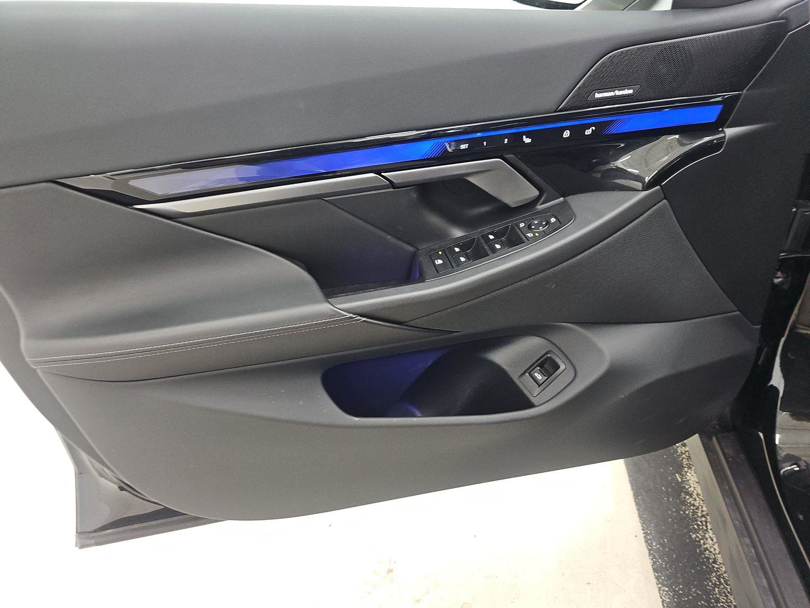 Used 2025 BMW 540i xDrive image 10