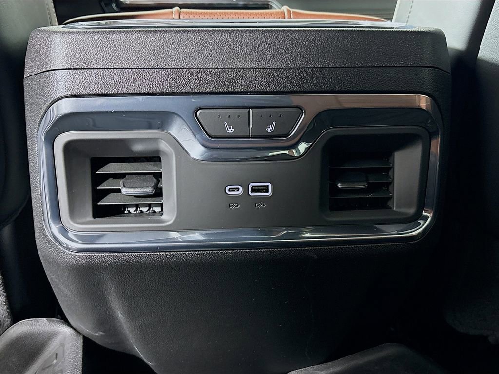 Used 2026 GMC Sierra 3500 Denali Ultimate image 29