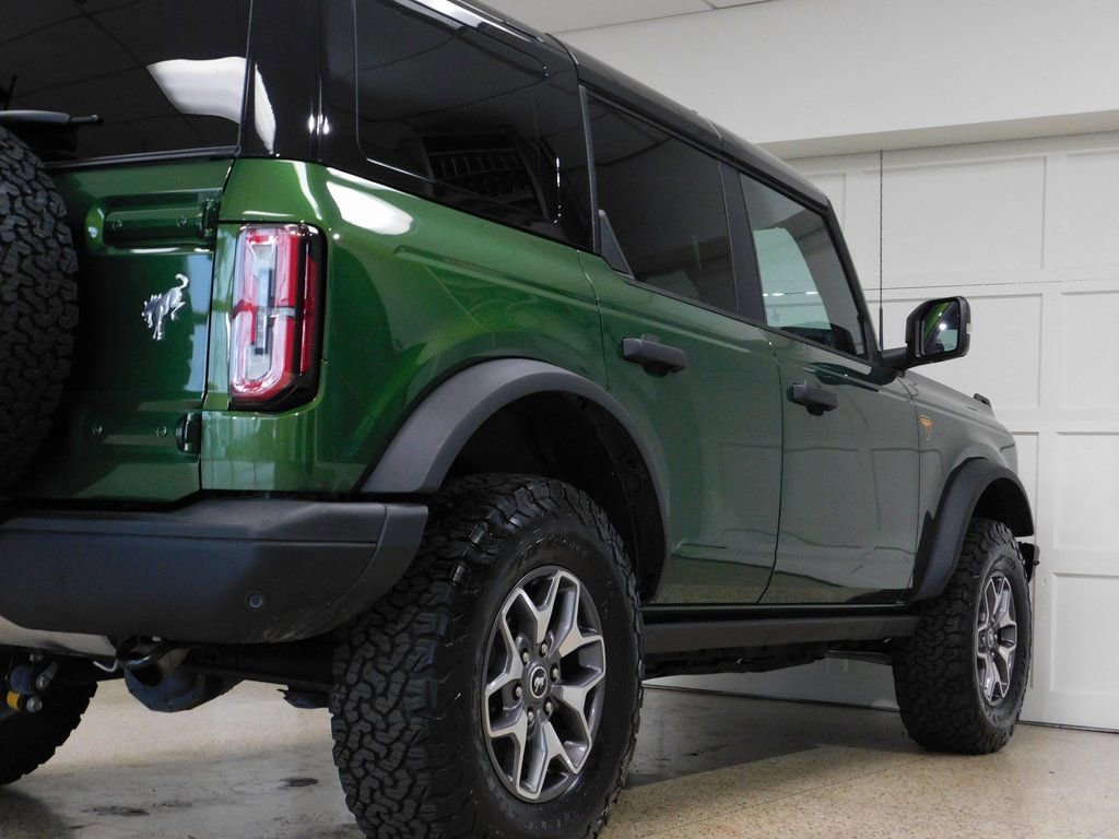 Used 2024 Ford Bronco Badlands image 89