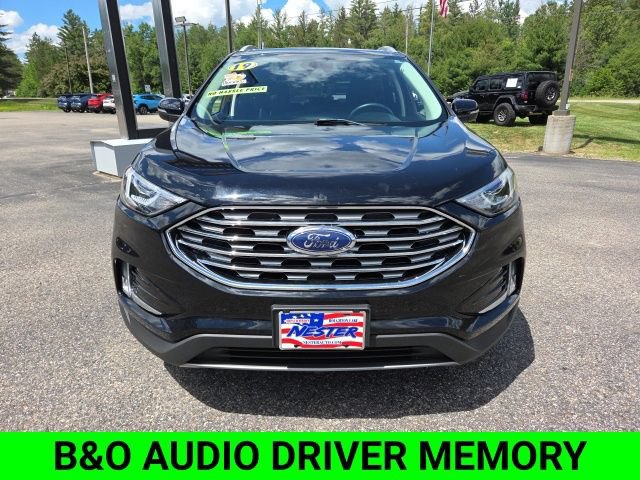 Used 2019 Ford Edge Titanium AWD/4WD image 3