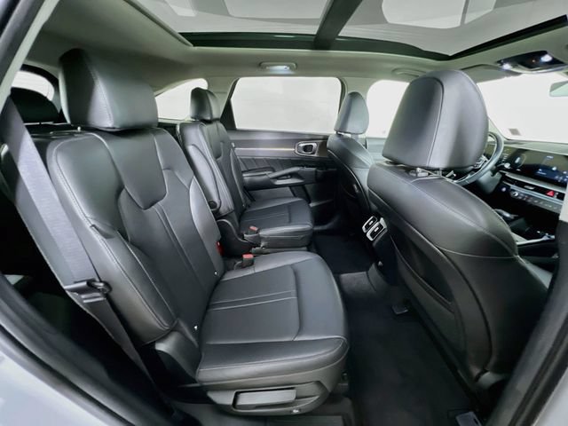Used 2025 Kia Sorento SX AWD/4WD image 44