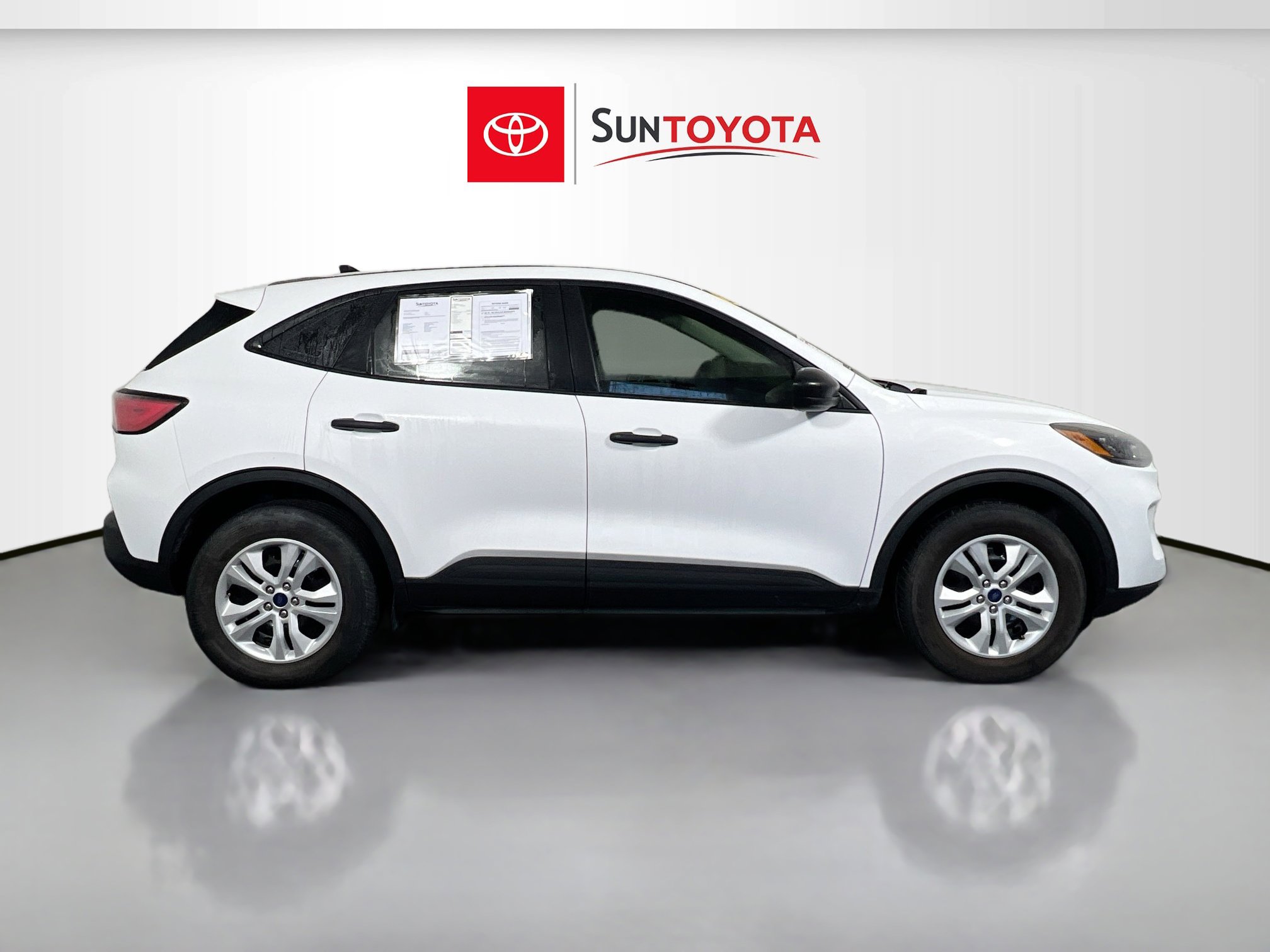 Used 2022 Ford Escape S image 2