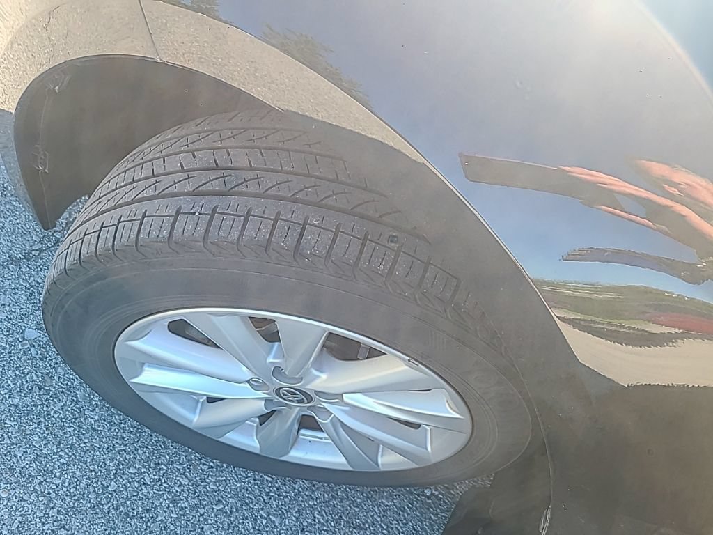 Used 2023 Toyota Corolla SE FWD image 5