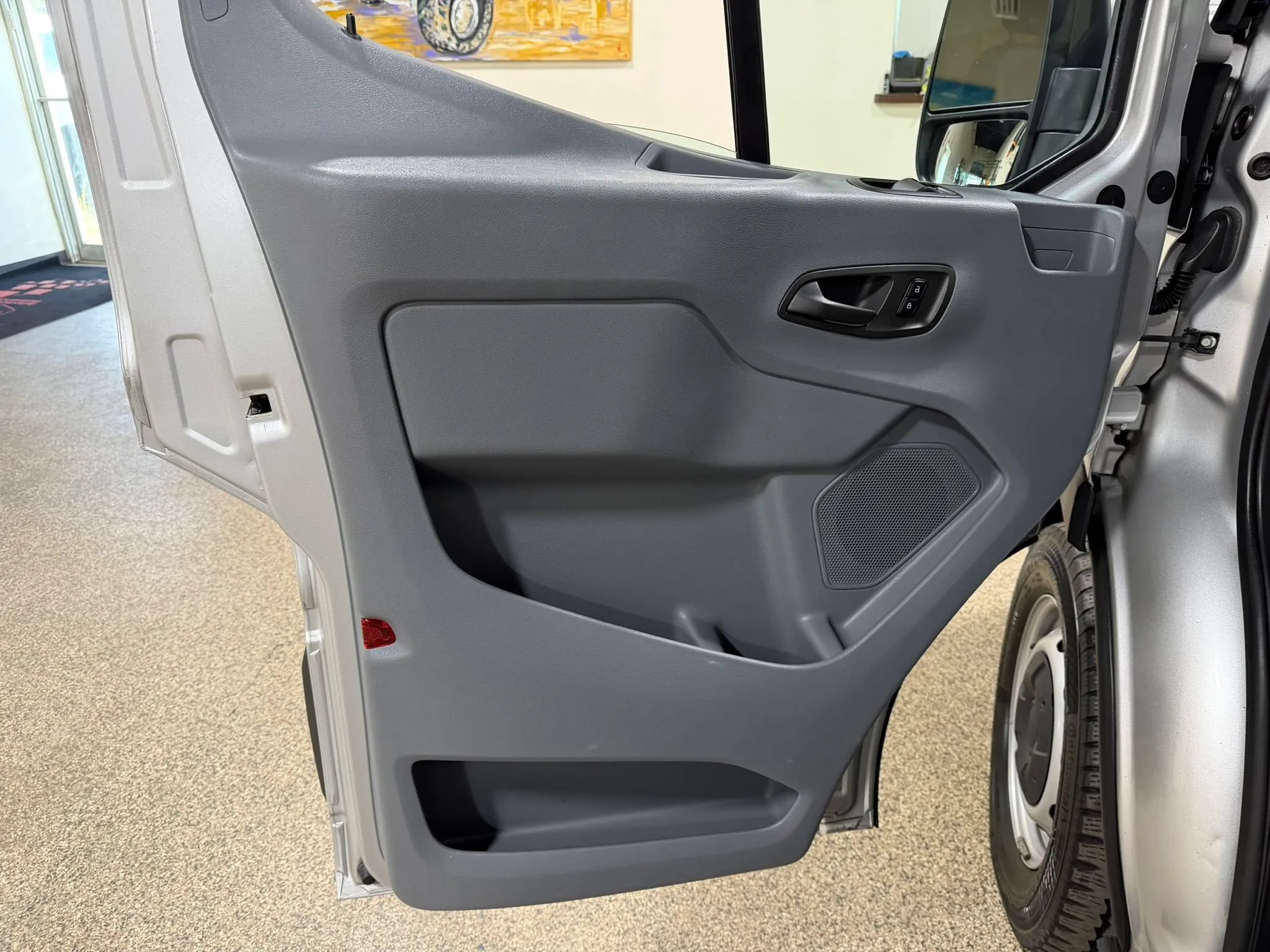 Used 2015 Ford Transit 150 XL RWD image 14