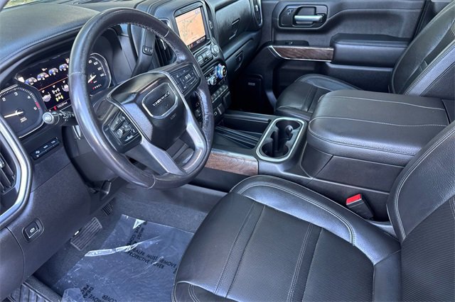 Used 2023 GMC Sierra 3500 Denali w/ Denali Black Diamond Edition image 10