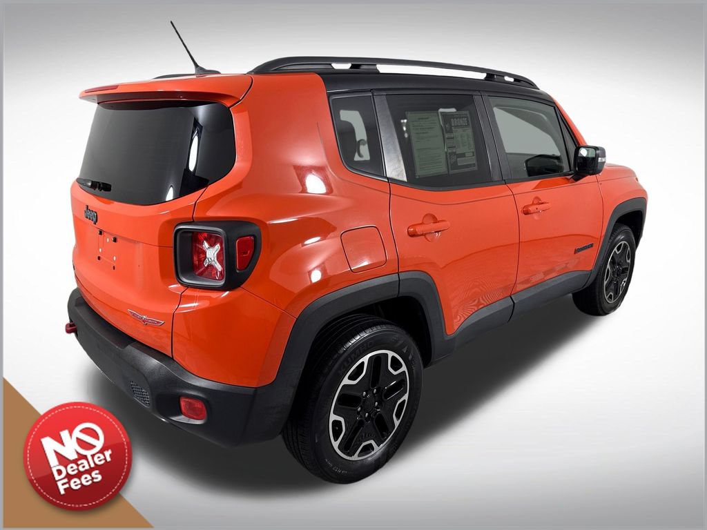 Used 2016 Jeep Renegade Trailhawk AWD/4WD image 3