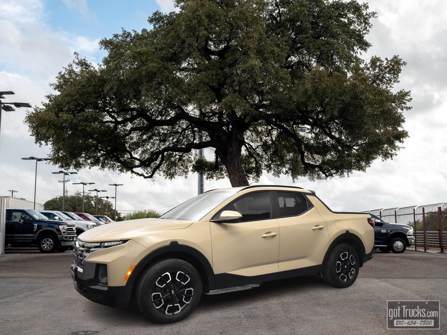 Used 2023 Hyundai Santa Cruz SEL Premium AWD/4WD image 1